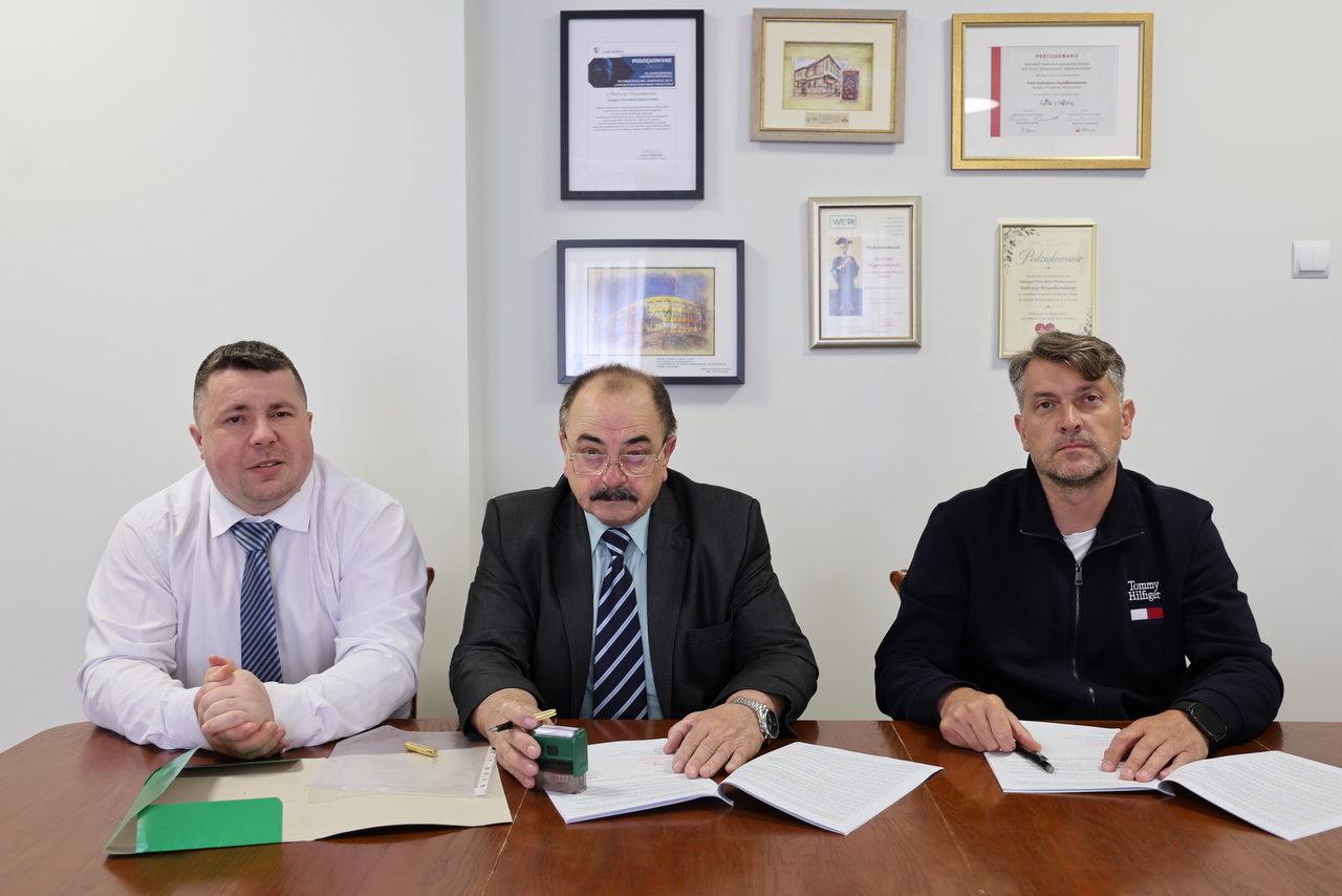 Jest umowa na opracowanie dokumentacji nowej siedziby CUS
