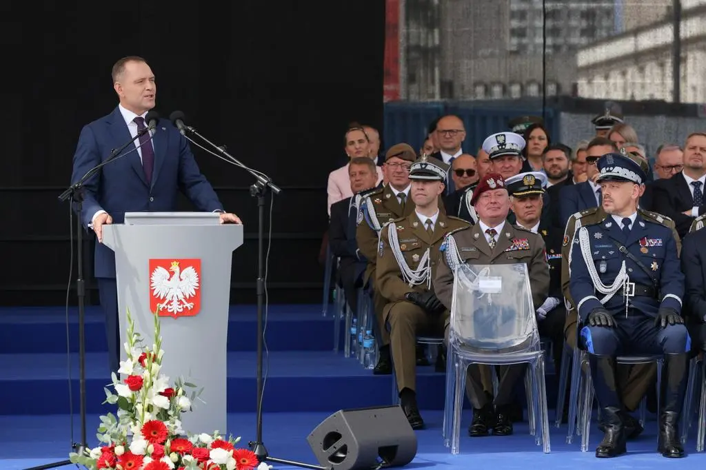 Prezydent Karol Nawrocki przemawia podczas centralnych obchodów Święta Policji