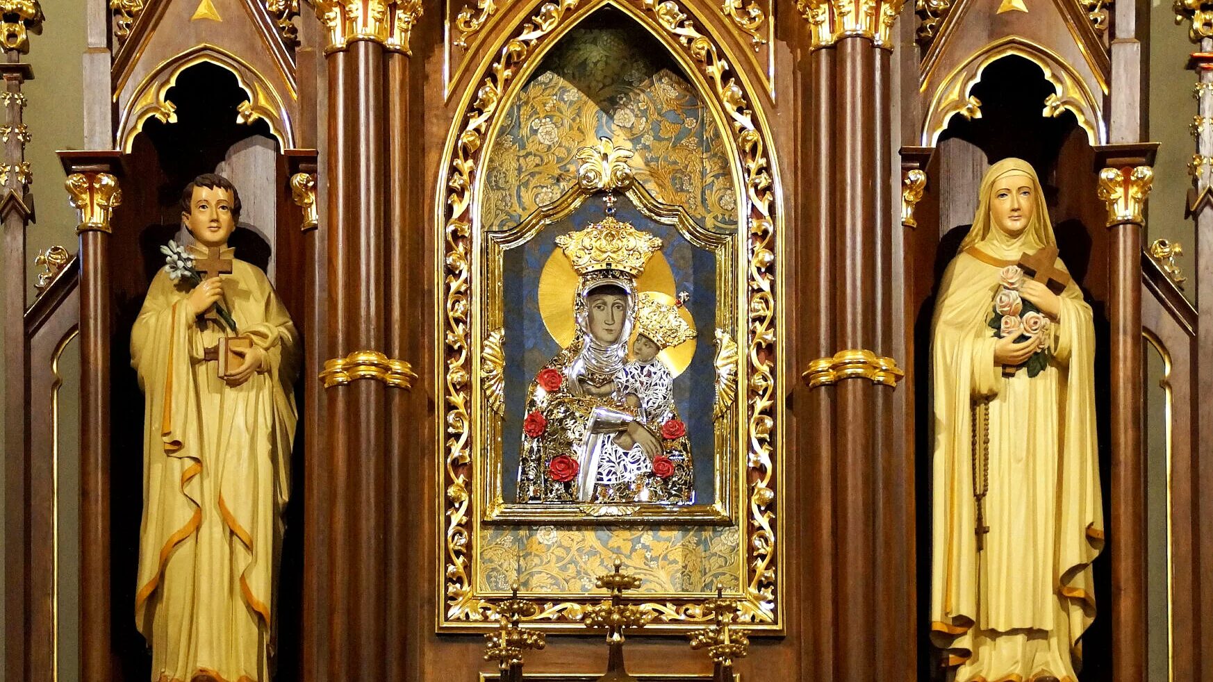JODŁÓWKA: Sanktuarium MB Pocieszenia gromadzi wiele grup i pielgrzymek