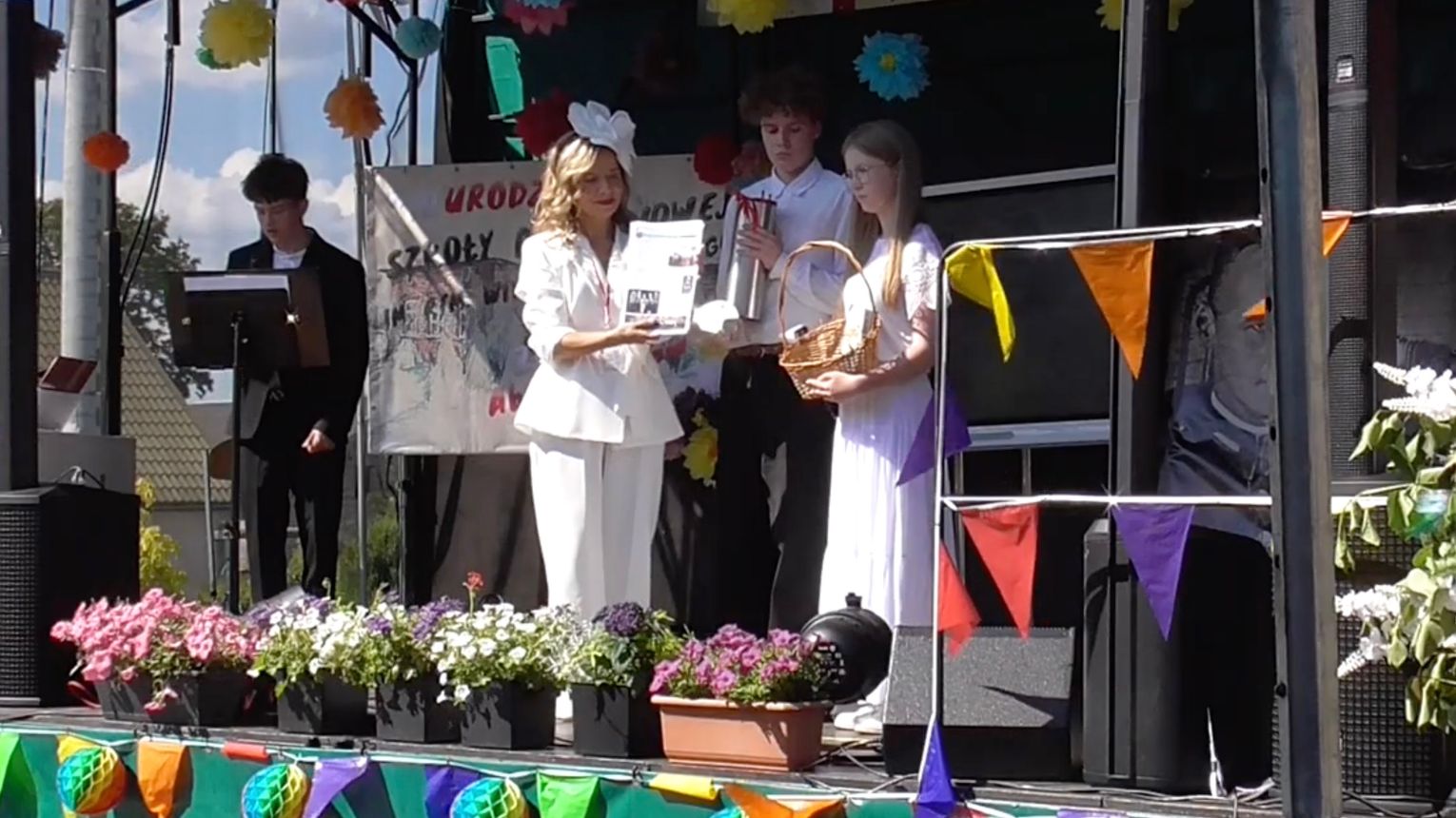 Jubileusz 210-lecia szkoły w Kornem. Kapsuła czasu spoczęła pod ziemią