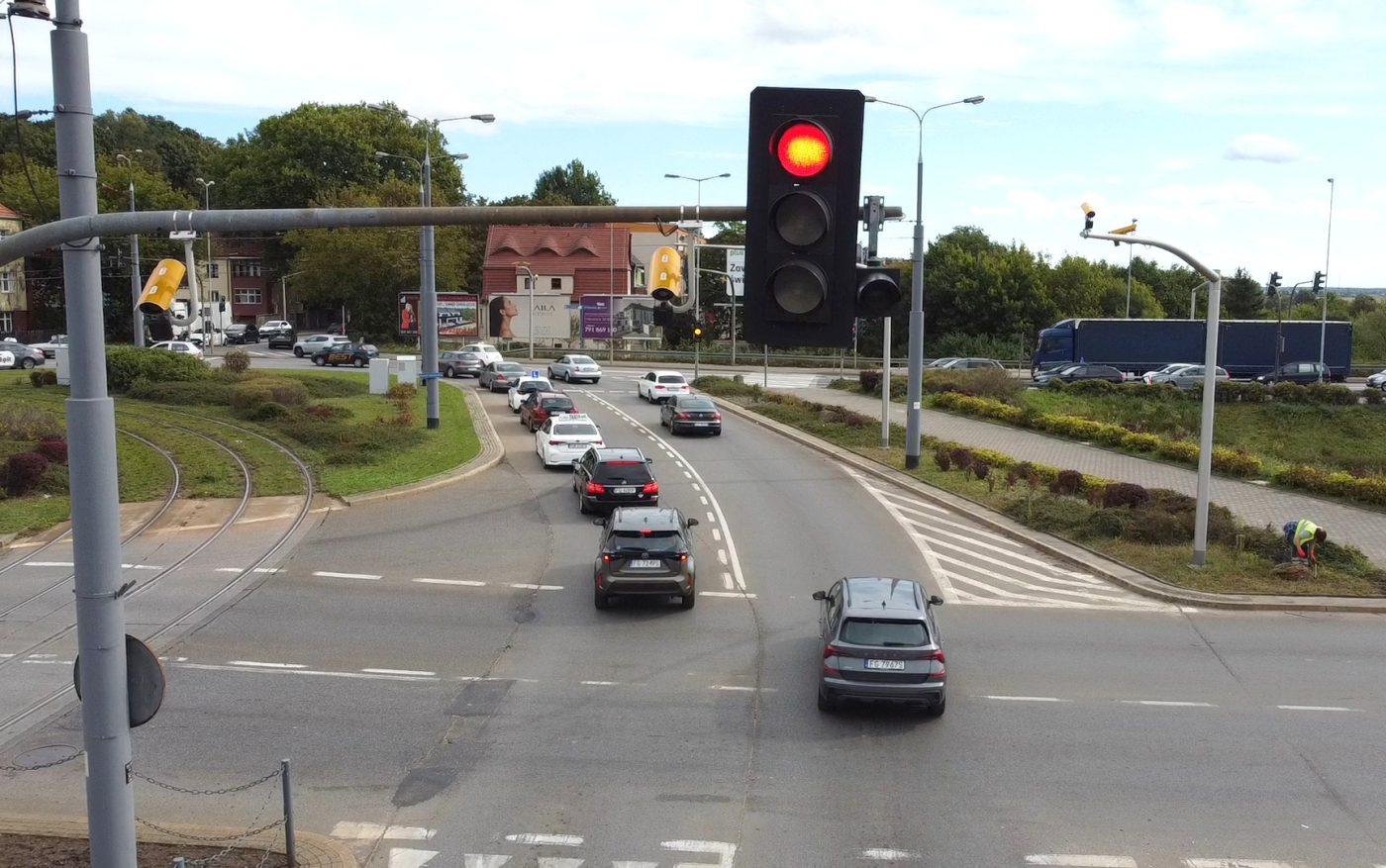 Kamery RedLight na rondzie Santockim wciąż nie działają. Kiedy wrócą?