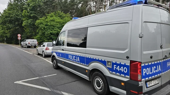 Kierowca Audi uciekł przed policją - badanie wykazało niemal promil