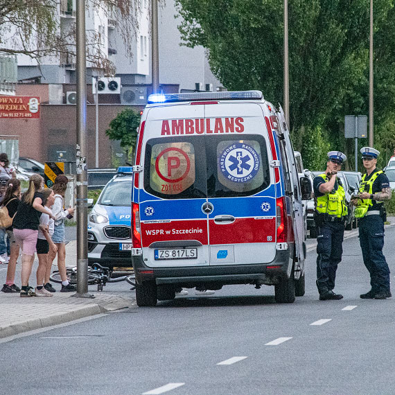 Kierowca potrącił rowerzystkę i uciekł. Policja szybko namierzyła sprawcę
