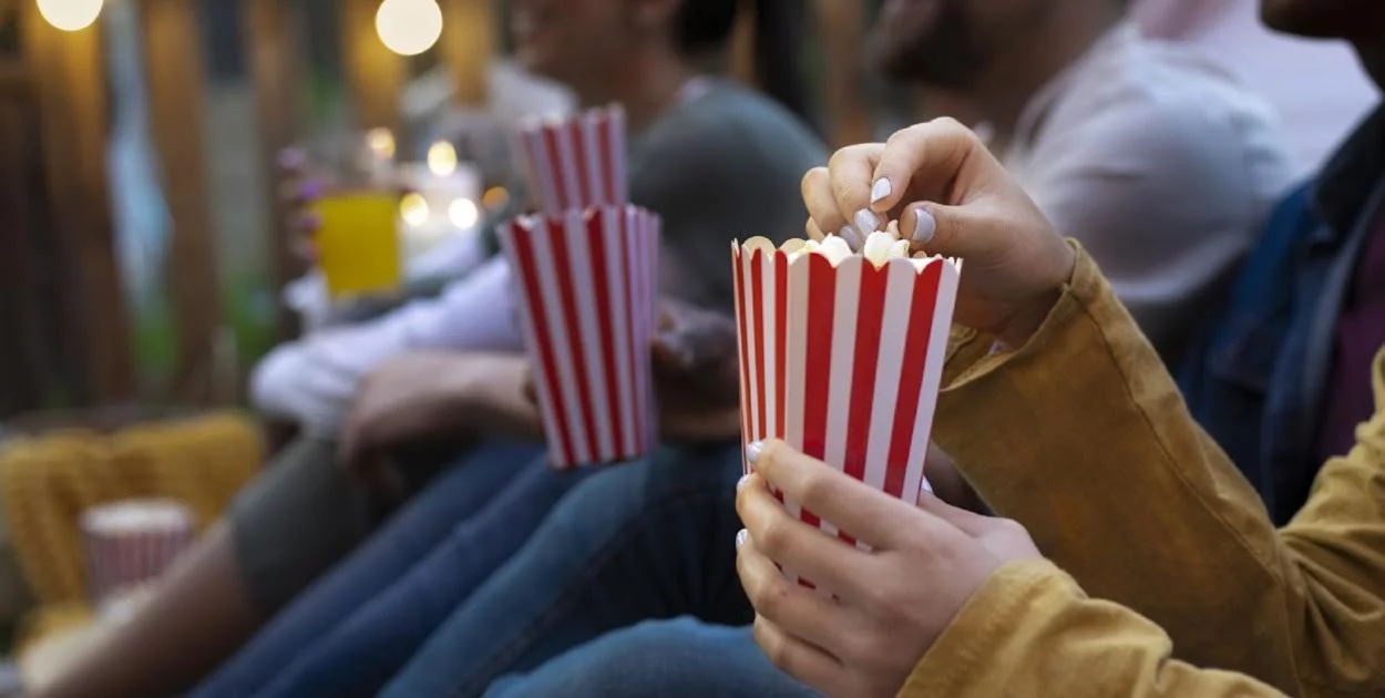 Kino letnie pod gwiazdami w Łowiczu! Szykujcie się na seans w Parku Błonie