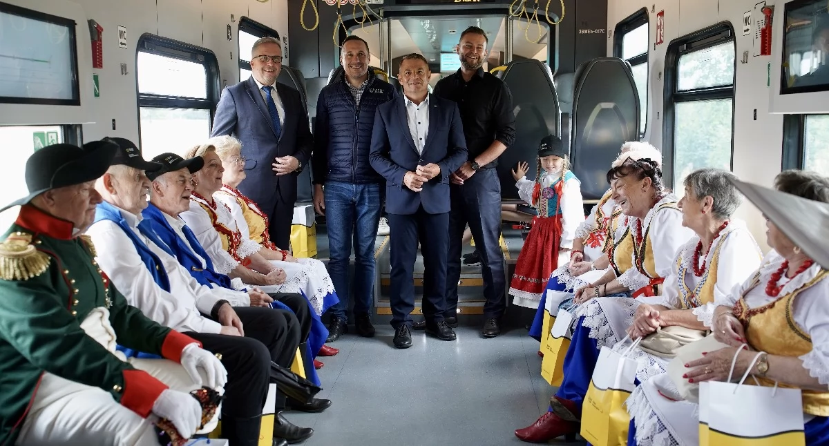 Kolej wróci do Gaworzyc, Niegosławic i Szprotawy. Jasne deklaracje na przejeździe specjalnym Kolei Dolnośląskich