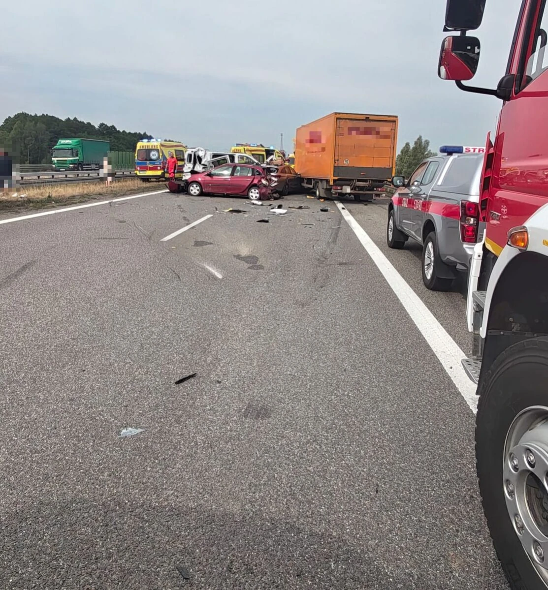 Kolejne zdarzenie drogowe na A4. Trasa w kierunku Krakowa całkowicie zablokowana