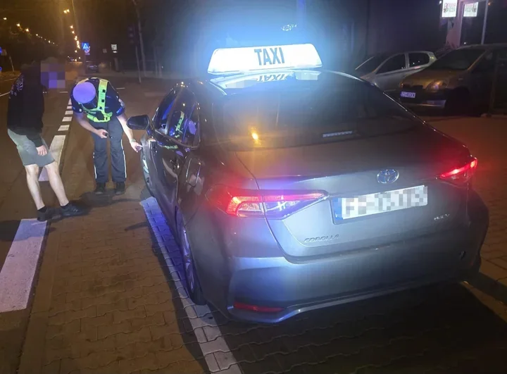 Kontrole taxi w Stargardzie. W 10 przypadkach zatrzymano dowody rejestracyjne