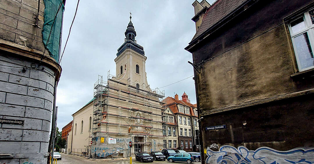Kościół 3x starszy od Katowic, a wygląda jak nowy. Renowacja św. Wojciecha na finiszu. Muzeum Górnośląskie zaprasza na spacer