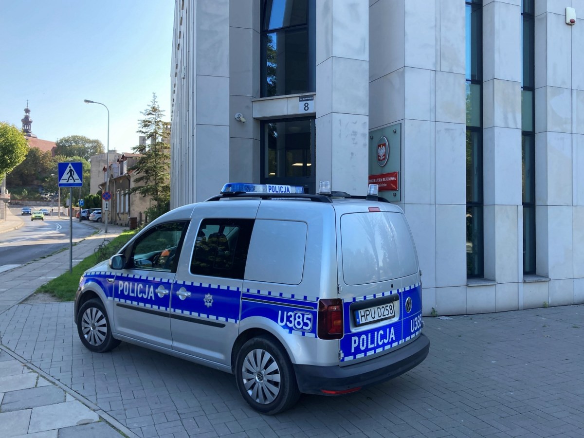 Koszmar na placu zabaw w Gnieźnie. 64-latek zatrzymany za czyny seksualne wobec dzieci