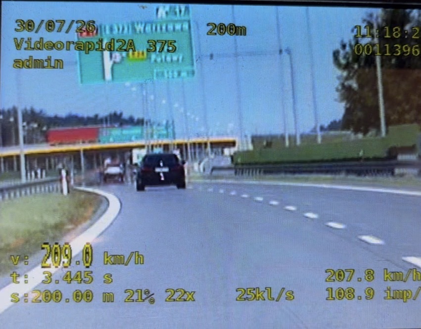 Kosztowny pośpiech na lotnisko. Obywatel Ukrainy dostał 4500 zł mandatu i 21 punktów karnych