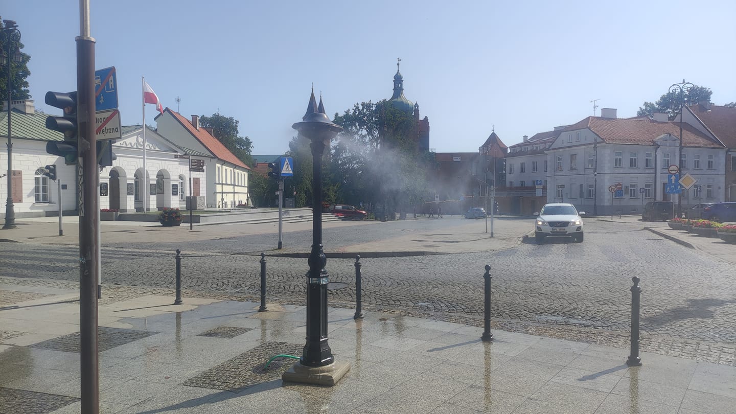 Kurtyny wodne i punkt wytchnienia w upały w Płocku