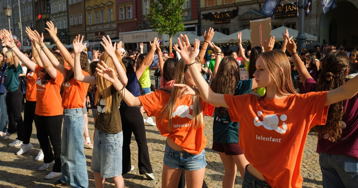 Lelenfant - czyli dziecięcy kolorowy korowód w centrum Wrocławia