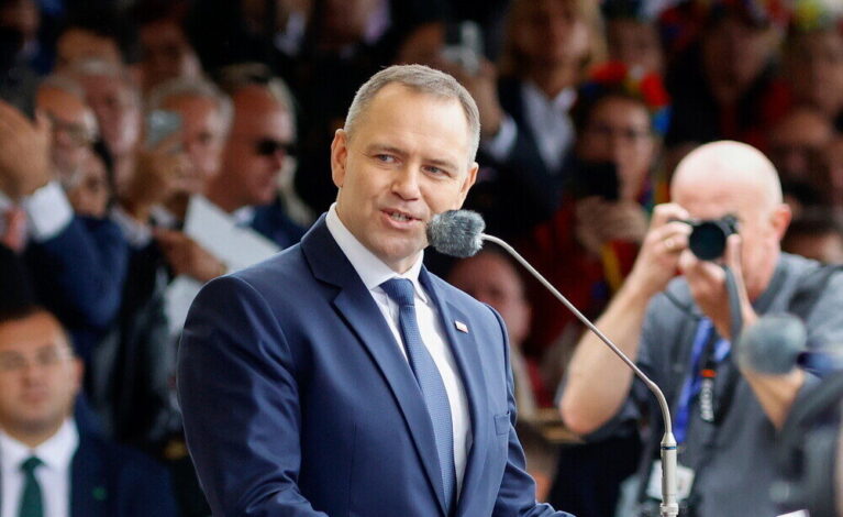 Leśkiewicz: prezydent korzysta z prawa łaski w oparciu o konstytucję, wara rządzącym od jego prerogatyw
