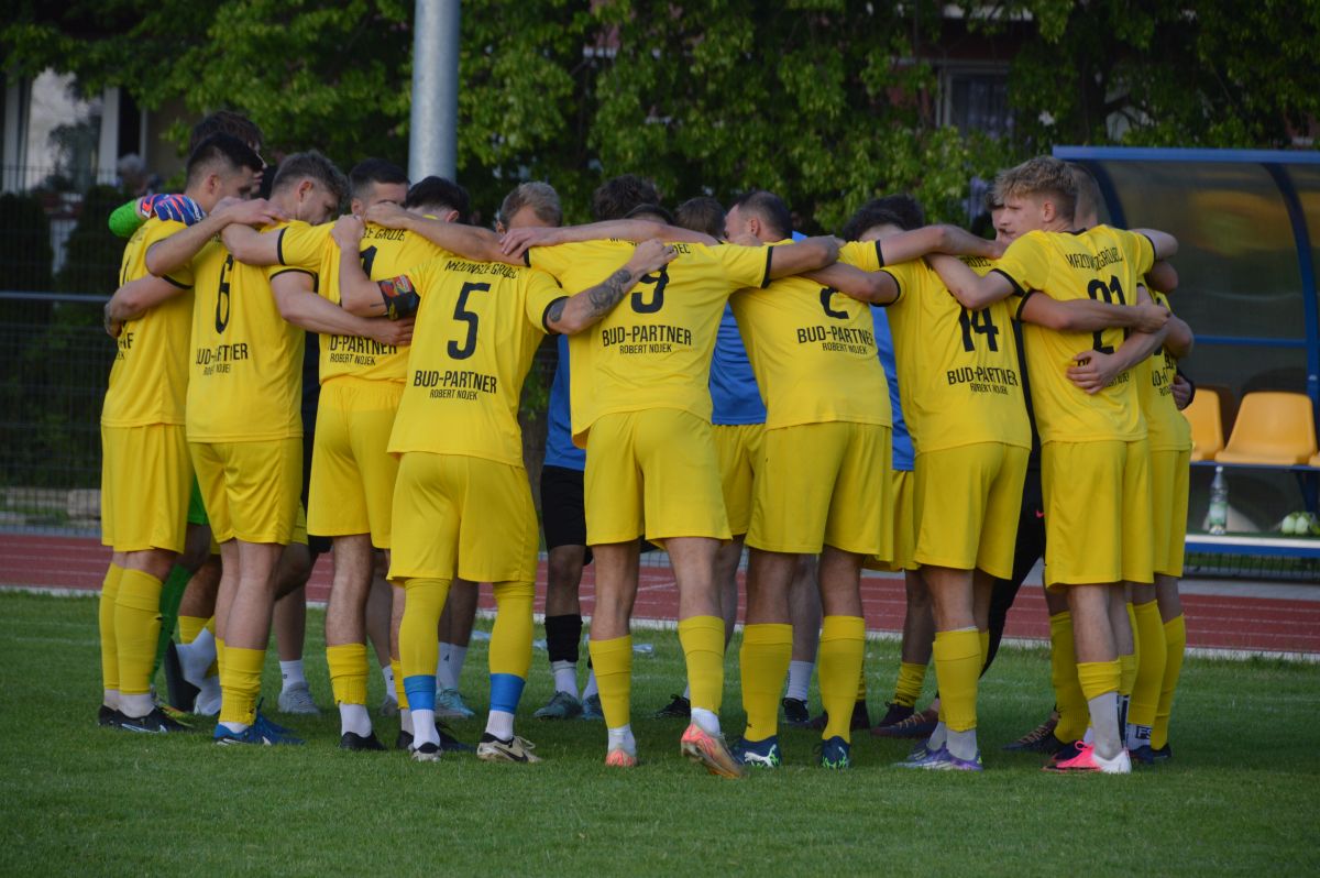 Liga okręgowa: Zawisza Sienno - Mazowsze Grójec 3:2