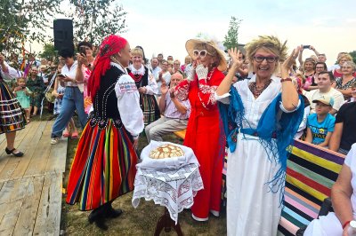 Łódzkie pełne tradycji. W Kierzu chleb połączył pokolenia