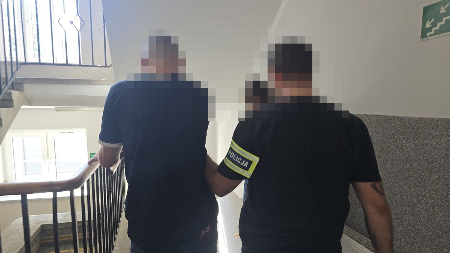 Lubań. Uderzył w auto, bo uciekał przed dzielnicowymi