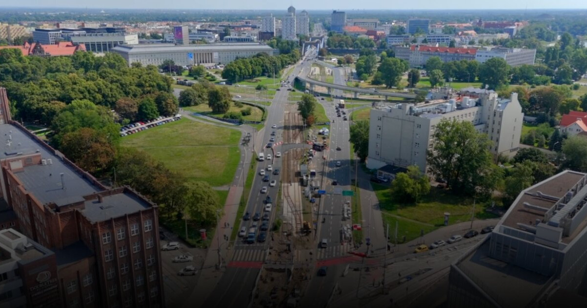 Ludzkie szczątki pod torowiskiem. Archeolog w akcji