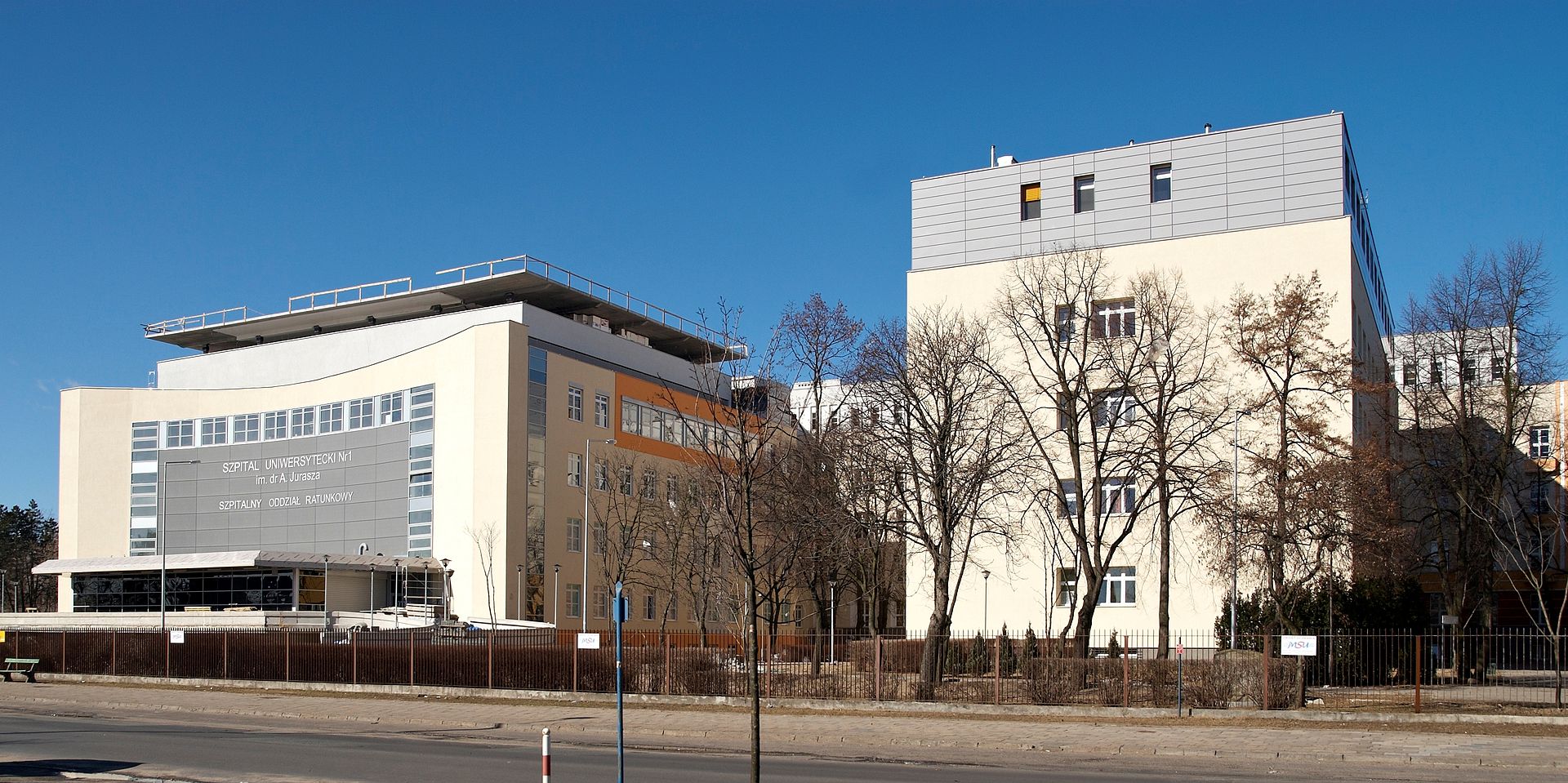 Mała Zosia, która wypadła z okna włocławskiego wieżowca, wychodzi ze szpitala!