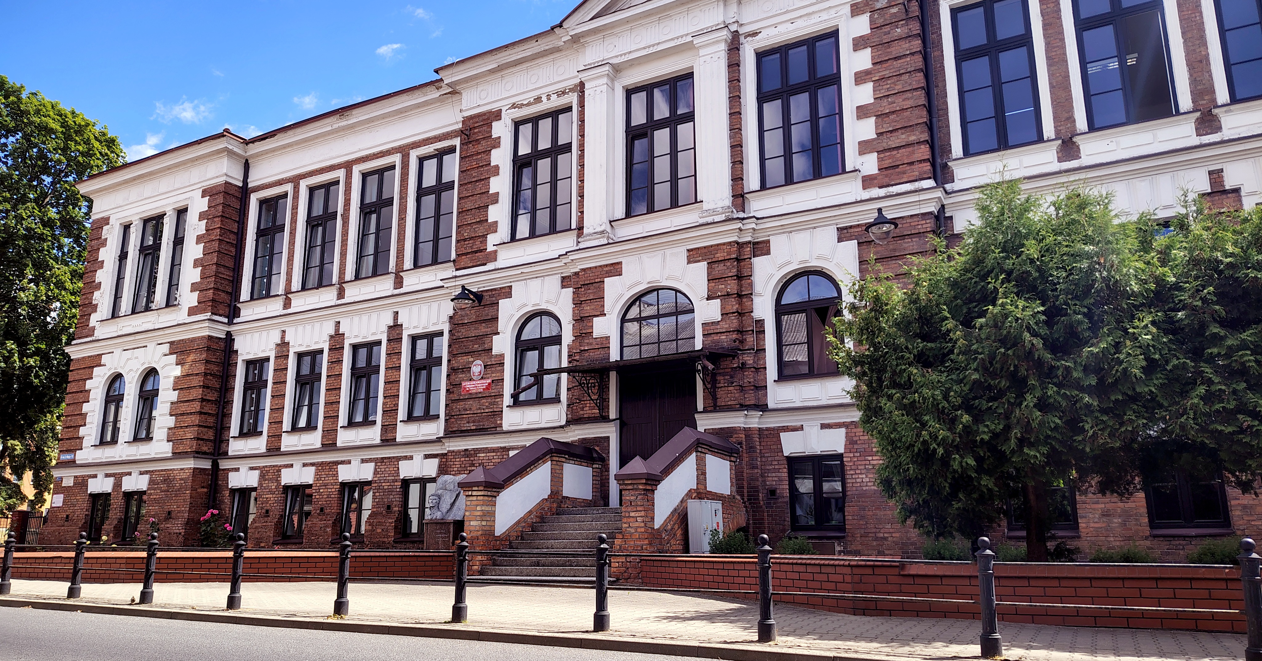 matura Matury 2026 w powiecie gostynińskim. Jak wypadły szkoły na tle kraju i województwa?
