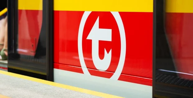 Metro w Warszawie z utrudnieniami. Kilka stacji wyłączono z ruchu