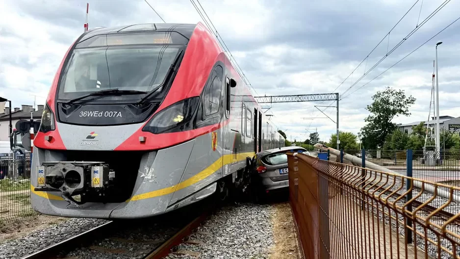 Mężczyzna wjechał wprost pod pociąg. Na miejscu wszystkie służby