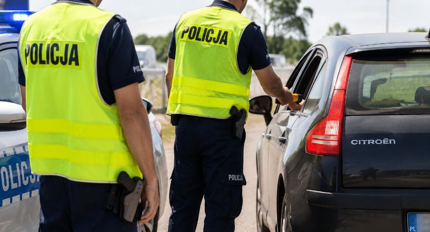 Miał 1,8 promila i kierował samochodem. Policję zawiadomił świadek...