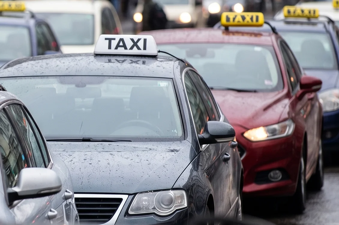 Miasto potwierdza zmiany dla taksówek na toruńskiej starówce. Wiadomo, na jakie ulice wrócą