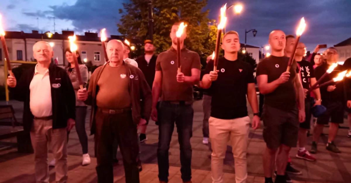 Mielec oddał hołd ofiarom Wołynia. Poruszający Marsz Milczenia