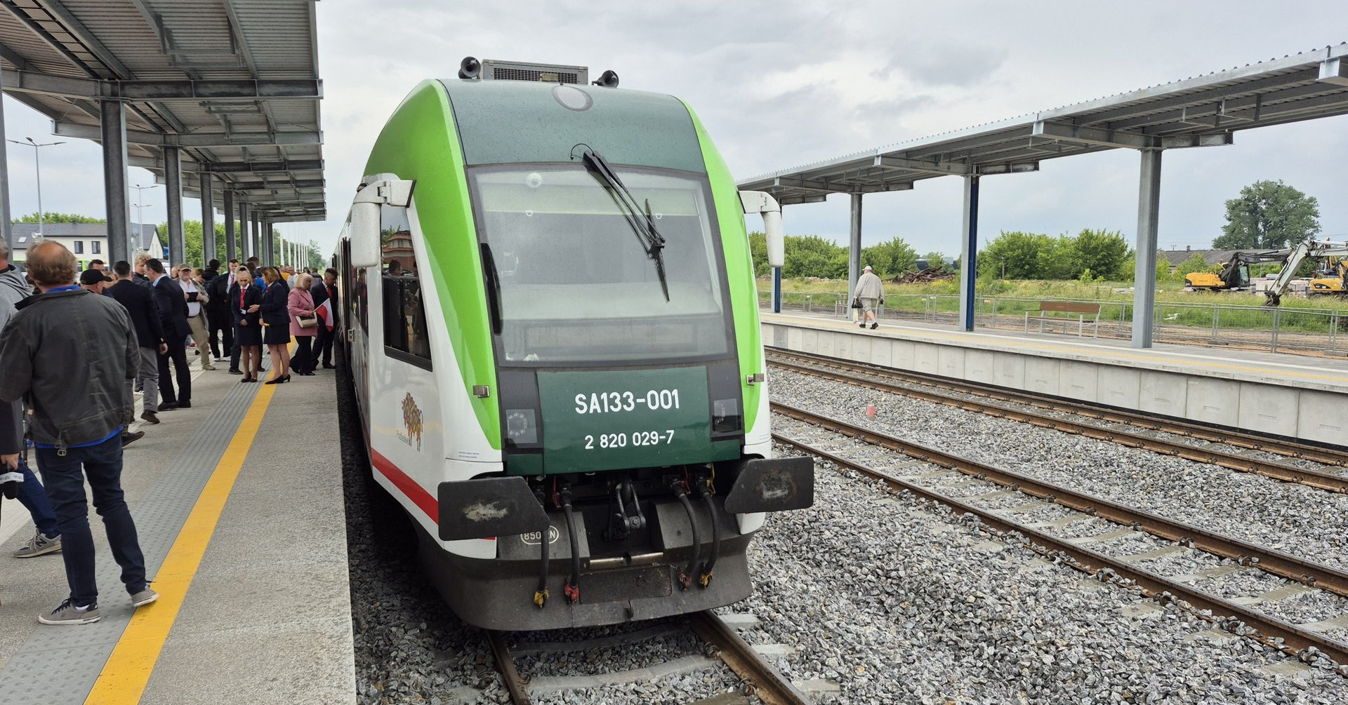 Miesiąc po powrocie kolei do Łomży. Mniej incydentów na przejazdach, więcej pasażerów