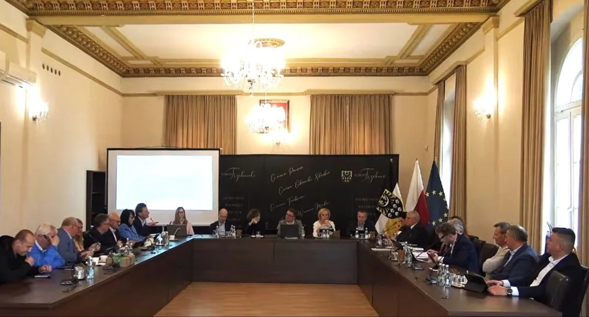 Miliony, kredyty i zarobki. Prześwietliliśmy oświadczenia radnych powiatowych 12