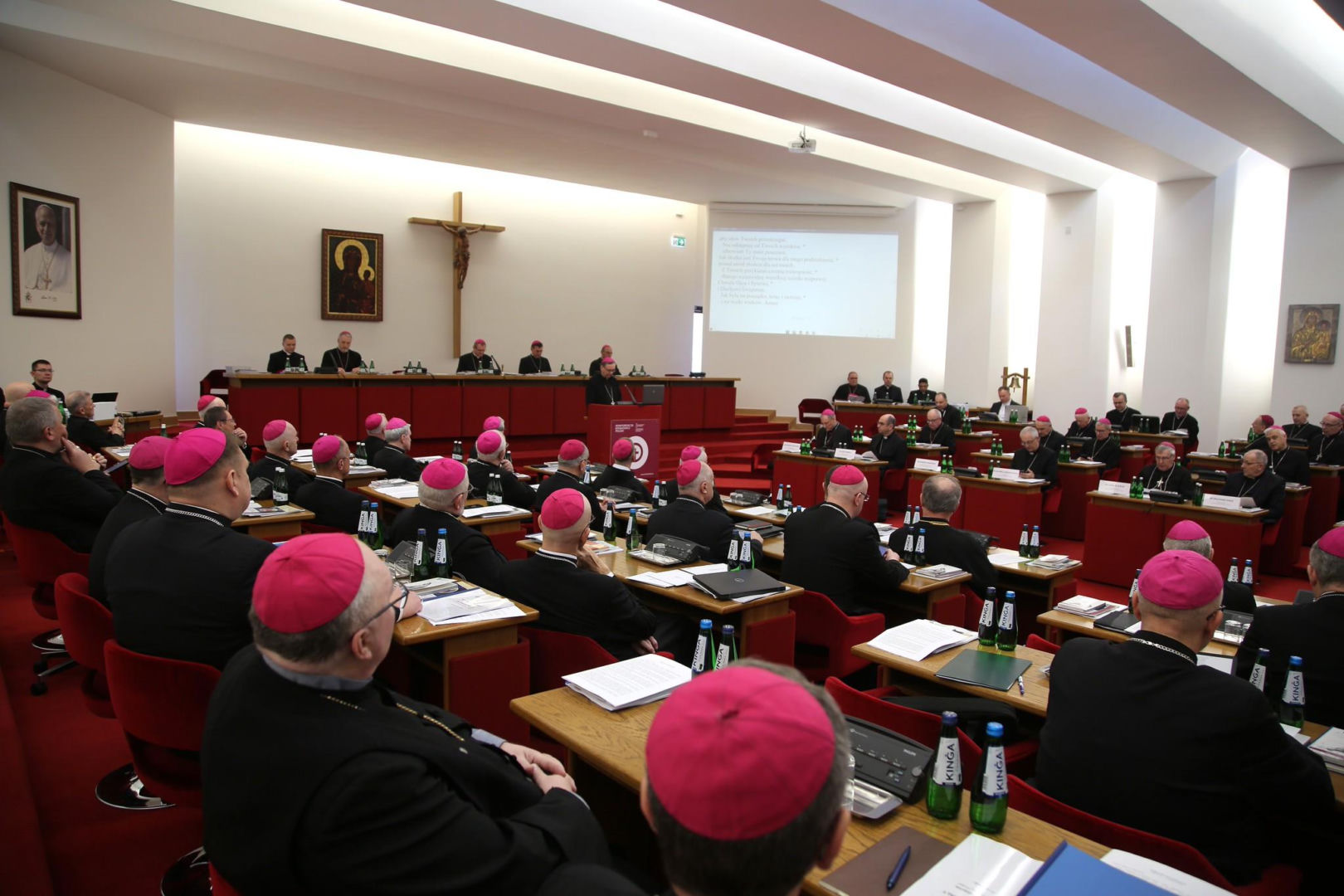 Ministerstwo Sprawiedliwości: kościelna Komisja ds. wykorzystania seksualnego małoletnich niezgodna z prawem