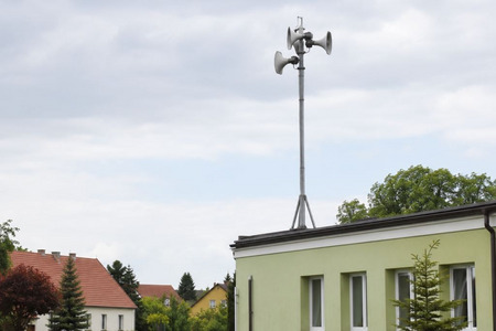 Minutowy sygnał alarmowy. "Prosimy o zachowanie spokoju"