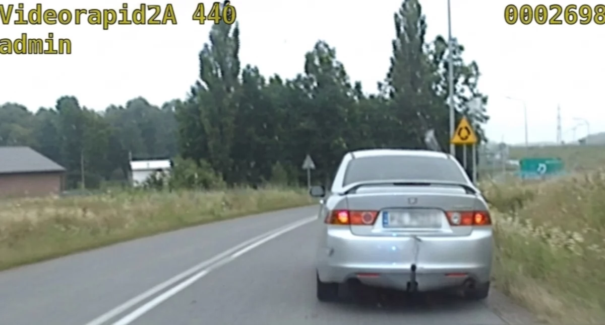 Młody kierowca pędził 167 km/h i ukrywał narkotyki w samochodzie. To nie jedyne przewinienia 20-latka