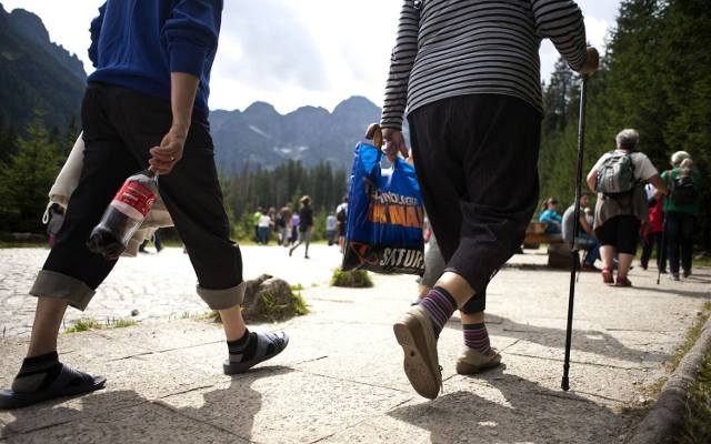 Morskie Oko i Rysy w godzinach szczytu. Najśmieszniejsze MEMY o turystach w Tatrach