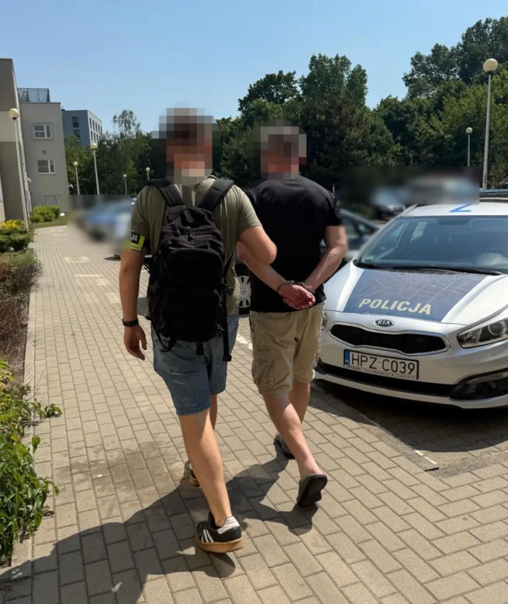 Pijany kierowca z zarzutami za próbę wręczenia łapówki