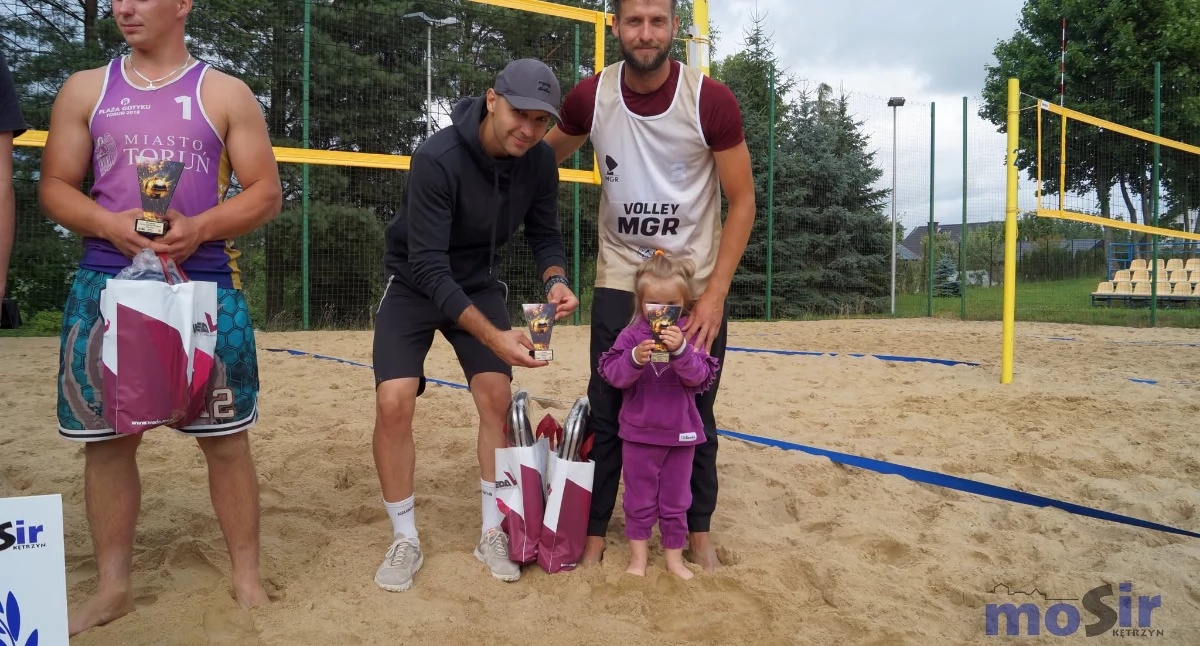 Mrągowianie tuż za podium na inaugurację letniego cyklu siatkówki plażowej