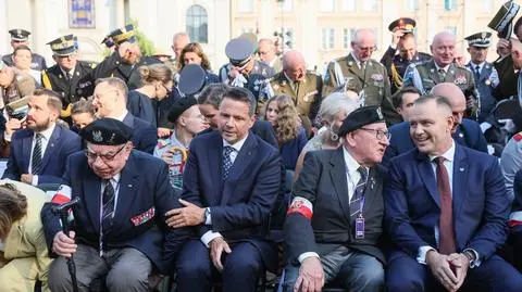 Msza święta polowa przy Pomniku Powstania Warszawskiego na Placu Krasińskich