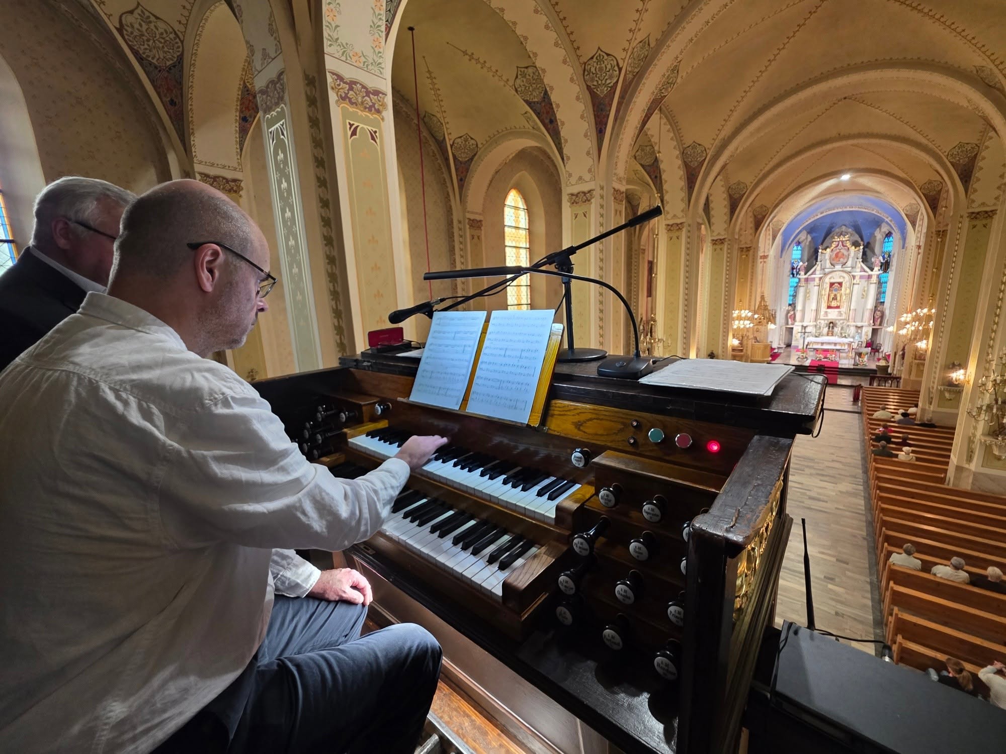 Muzyka, która poruszyła serca. Wyjątkowy koncert duetu Cellorganic w Rajczy za nami!