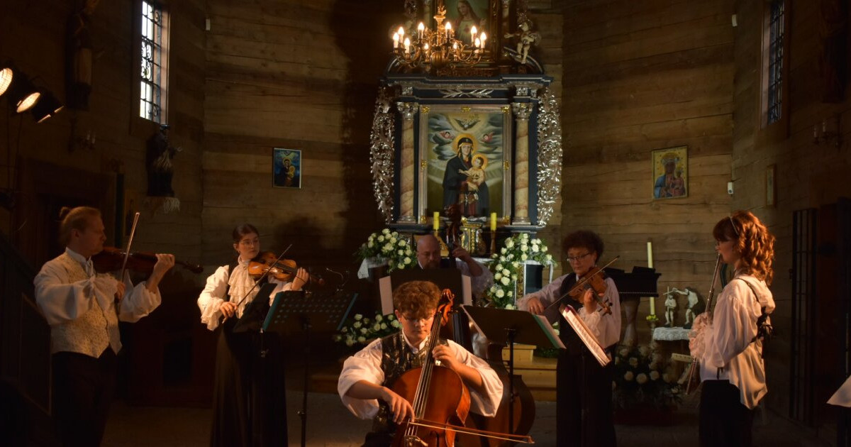 Muzyka łączy pokolenia. Rodzinny koncert zespołu Lex-Family-Ensemble w Teatrze Witkacego