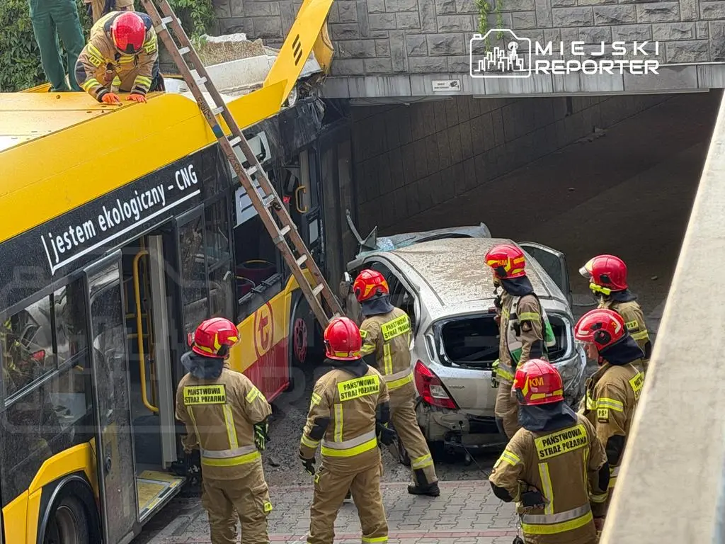Wypadek autobusu miejskiego w Warszawie