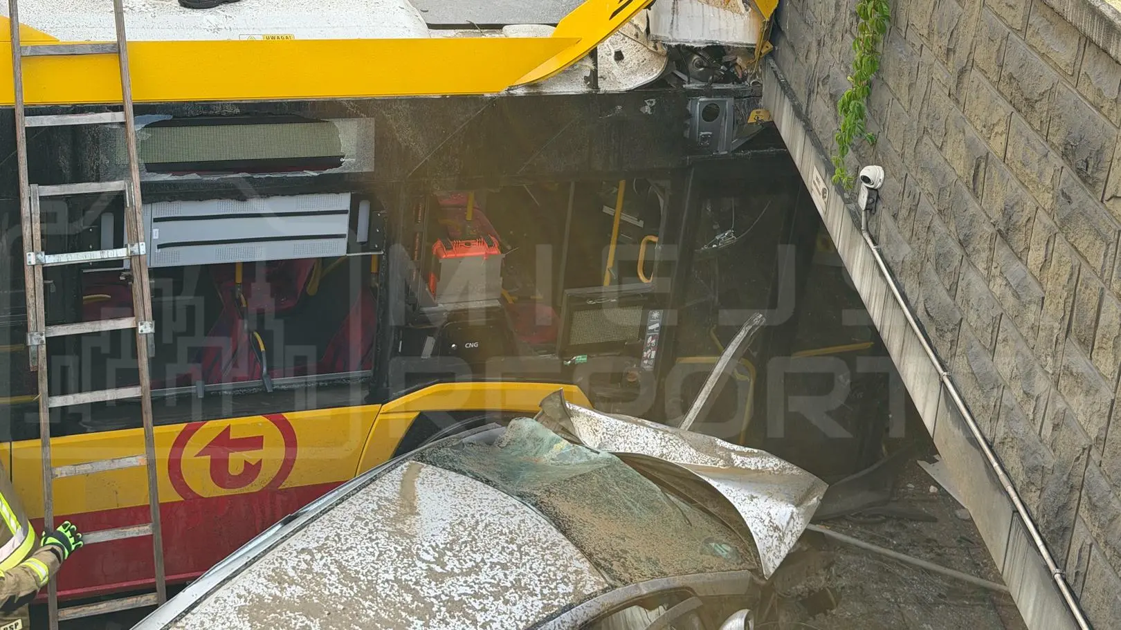 MZA i producent autobusów zabierają głos po wypadku