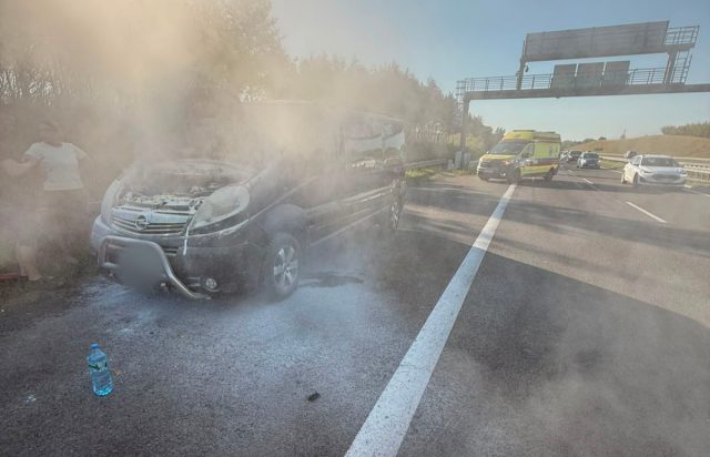 Na ekspresówce pali się samochód, ratownicy ruszyli do akcji. W kierunku Lublina utworzył się spory korek