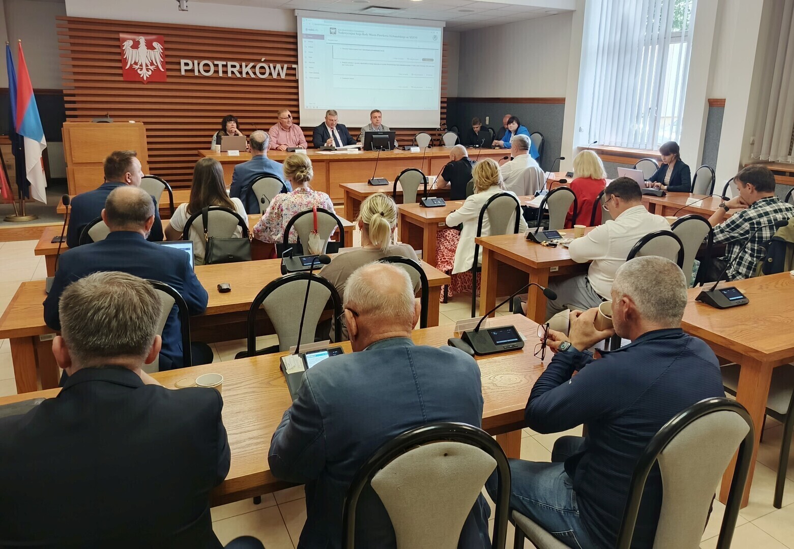 Nadzwyczajna sesja Rady Miasta w Piotrkowie. Problemy z nowym systemem głosowania