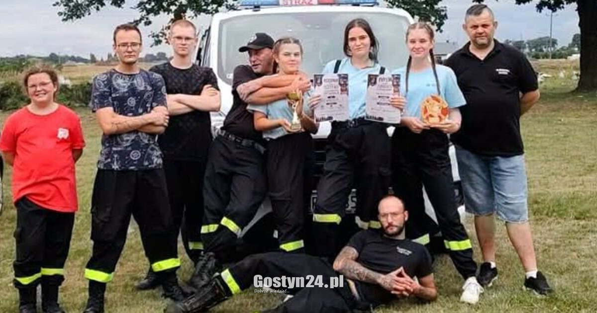 Najpierw rywalizacja, później gratulacje dla...