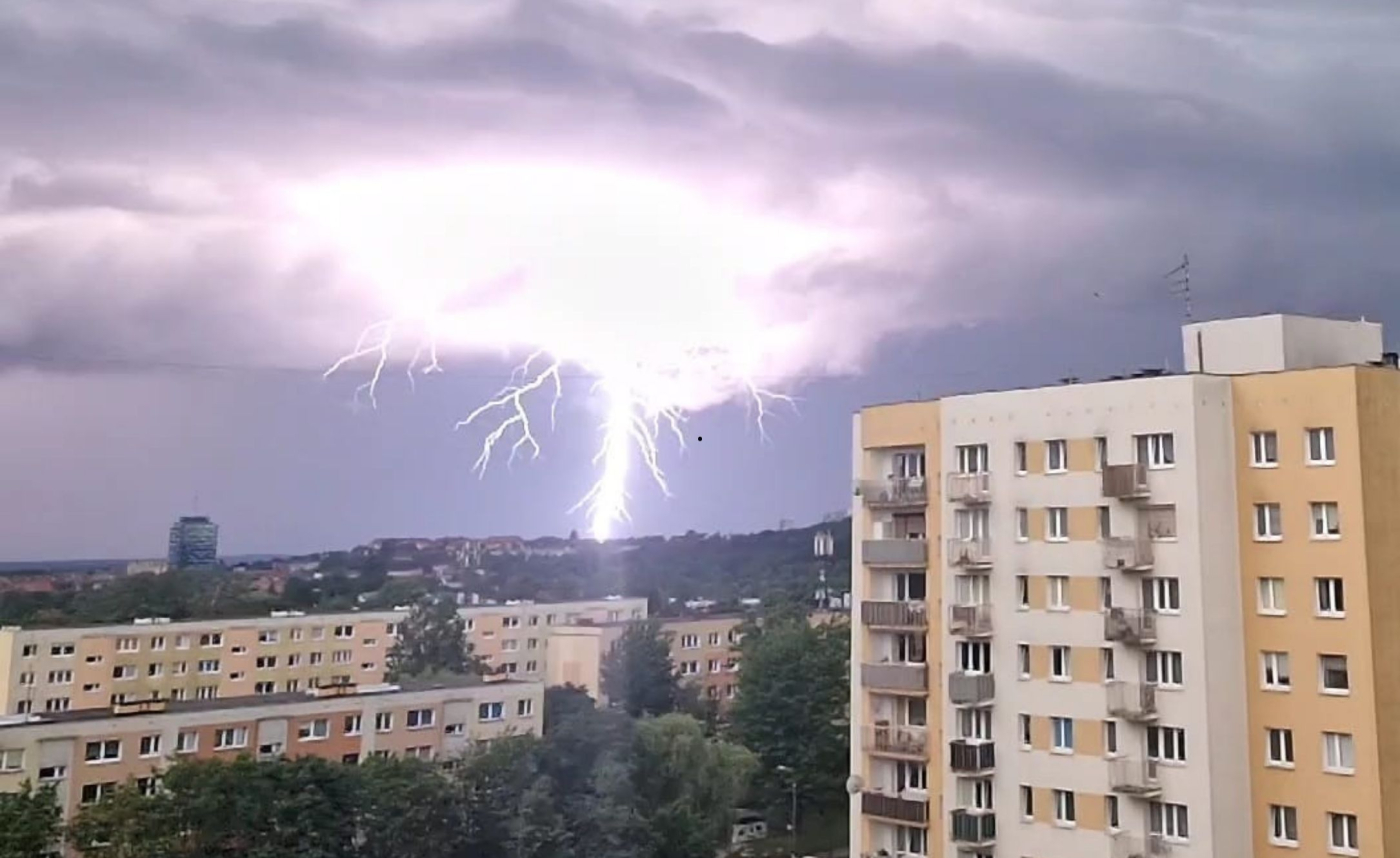 Najpierw upał, później burze. IMGW wydało ostrzeżenie drugiego stopnia