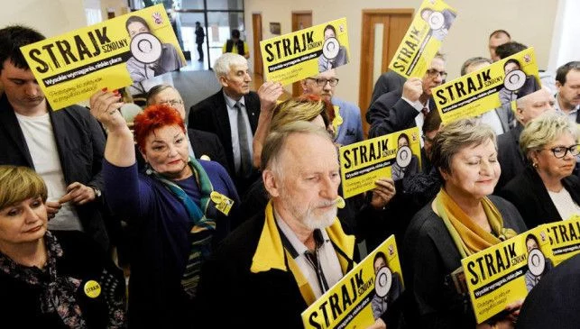 Nauczyciele stracili cierpliwość. Zapowiadają wielki protest