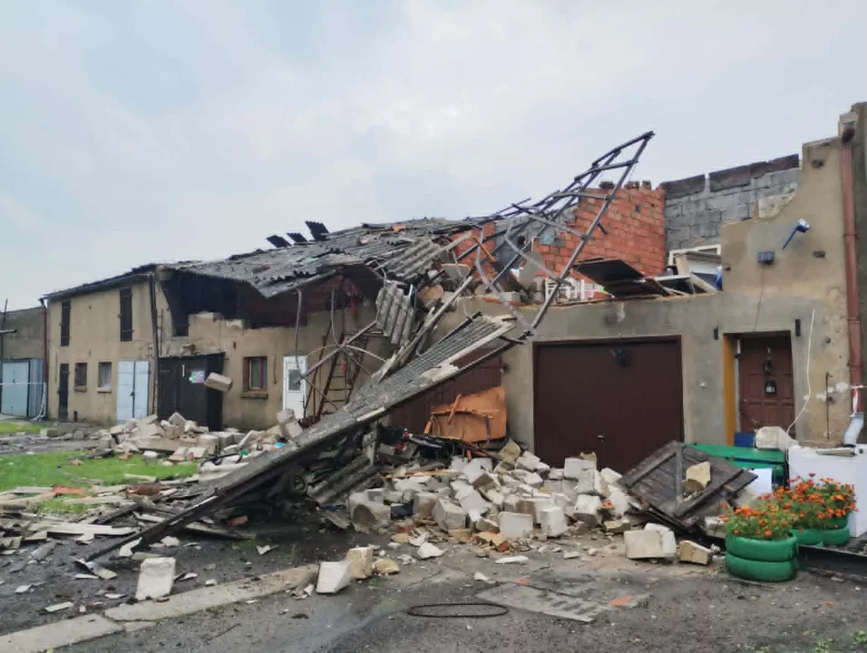 Nawałnica przeszła przez region. Strażacy z Jarocina ruszyli na pomoc