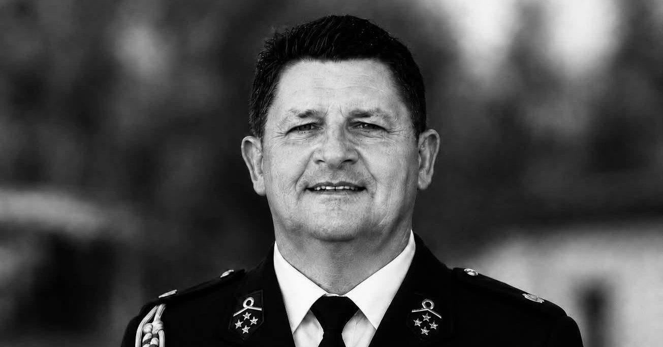 Nie żyje wieloletni prezes OSP Helenów. Artur Rędzikowski miał 48 lat