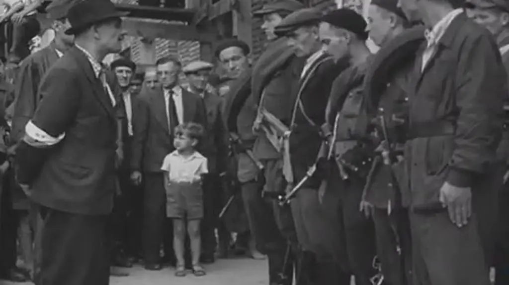 Dziecko pośród powstańców