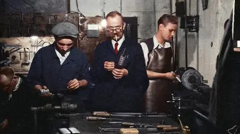 Zobaczyć powstanie w kolorze. 100 zdjęć walczącej Warszawy